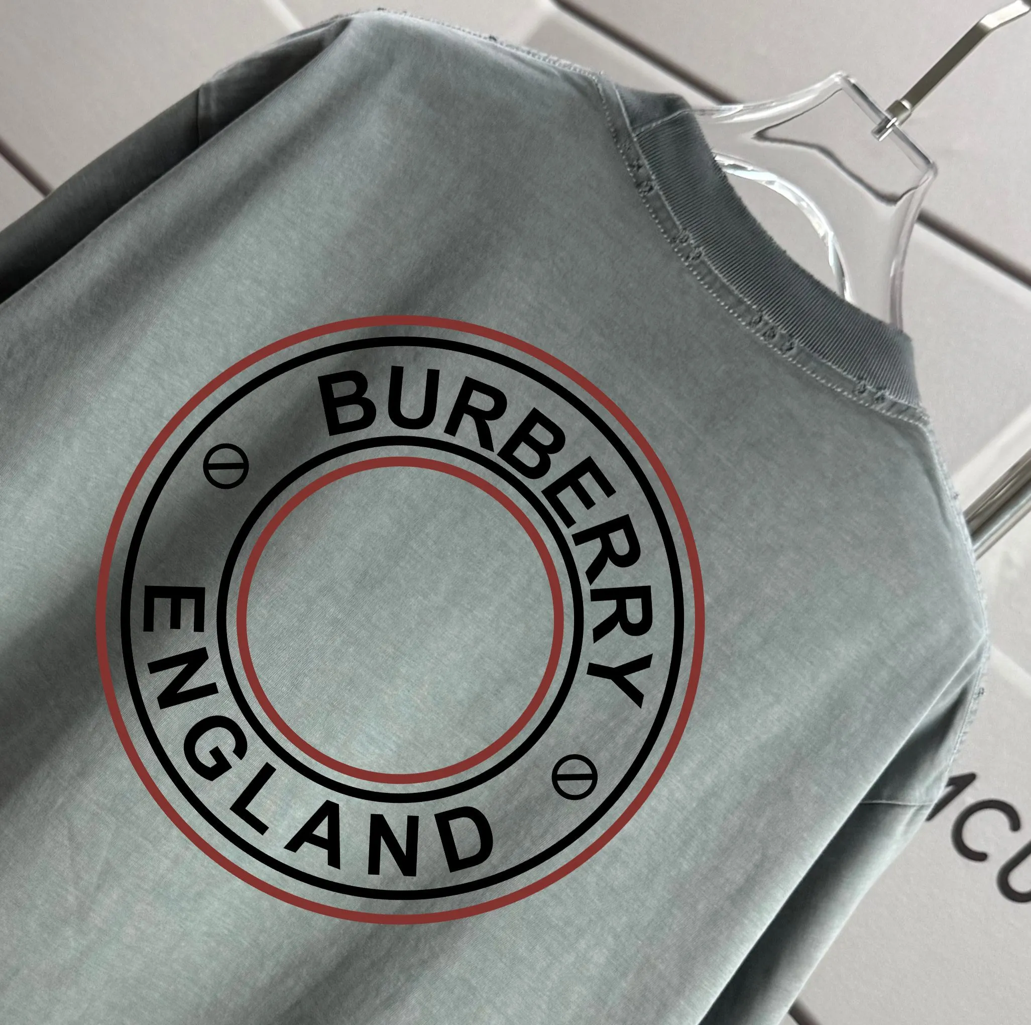 # Burberr* *2026 New Arrival 320 tee Same Style :Black White Size :S M L XL XXL Size： S （90-130 ） M （120-150 ） L （140-165 ） XL （160-180 ） XXL （180-210 ）